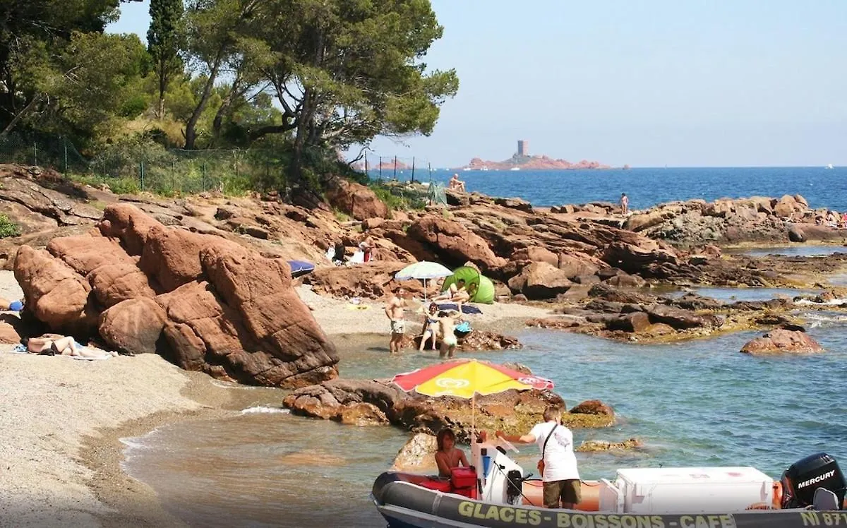 Apartment Tres Beau T2 A Cote De La Plage Saint-Raphael