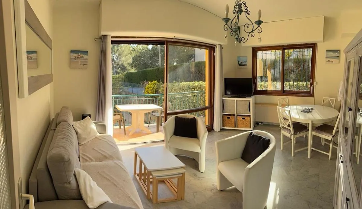Tres Beau T2 A Cote De La Plage Saint-Raphael  0*, Saint-Raphael (Var) France