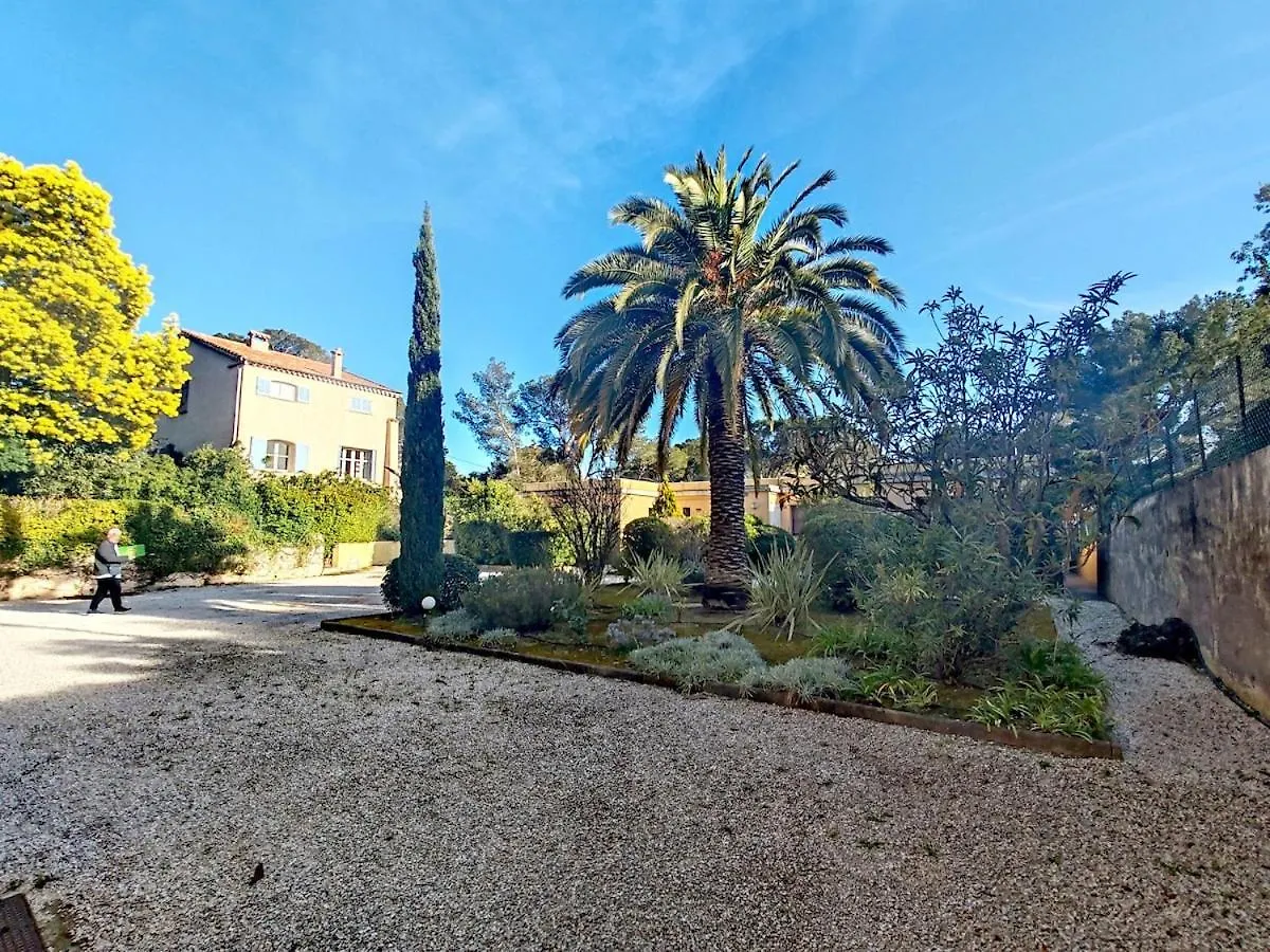 Tres Beau T2 A Cote De La Plage Saint-Raphael  Saint-Raphael (Var)